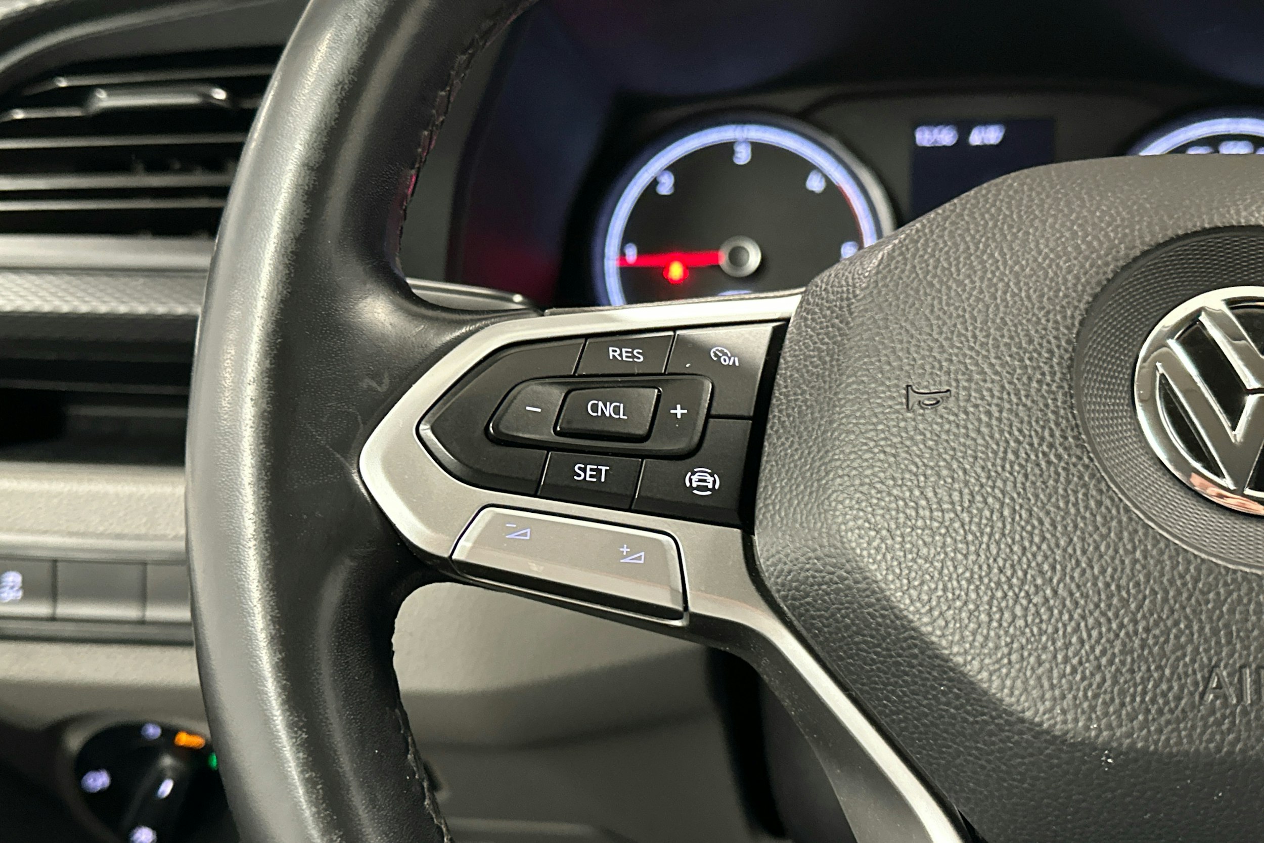 valkoinen Volkswagen Transporter 2020 kuva 7.