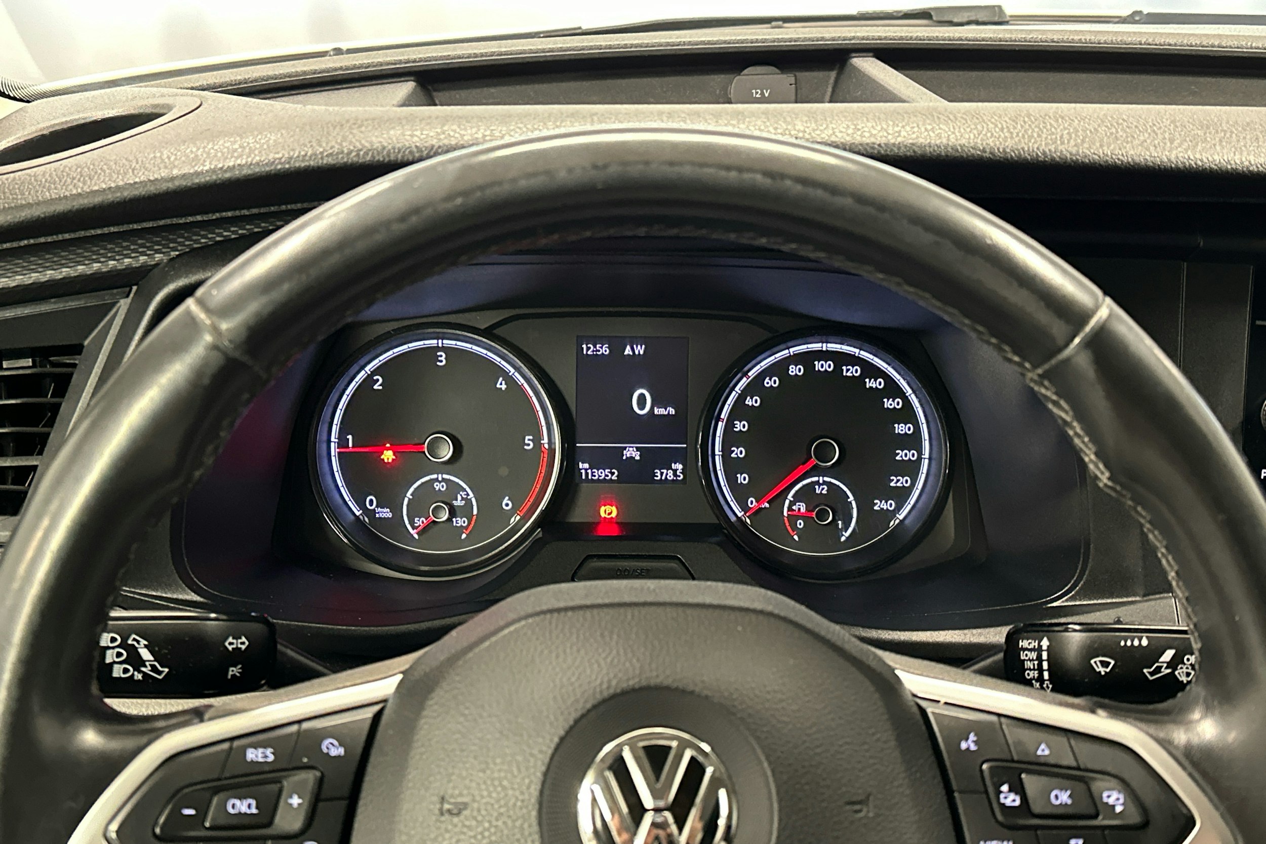 valkoinen Volkswagen Transporter 2020 kuva 11.