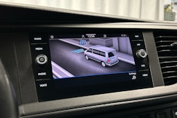 valkoinen Volkswagen Transporter 2020 kuva 15.