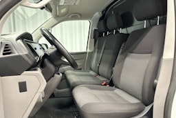 valkoinen Volkswagen Transporter 2020 kuva 18.