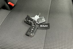 valkoinen Volkswagen Transporter 2020 kuva 22.