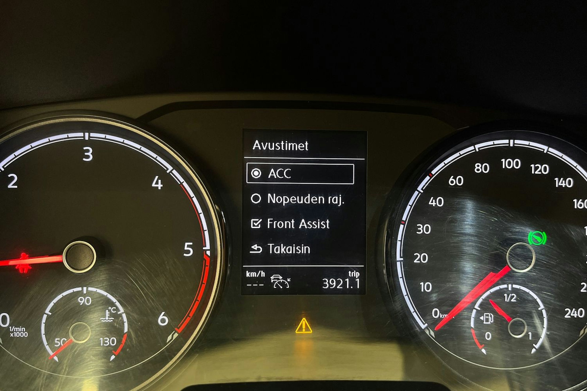 musta Volkswagen Transporter 2020 kuva 23.