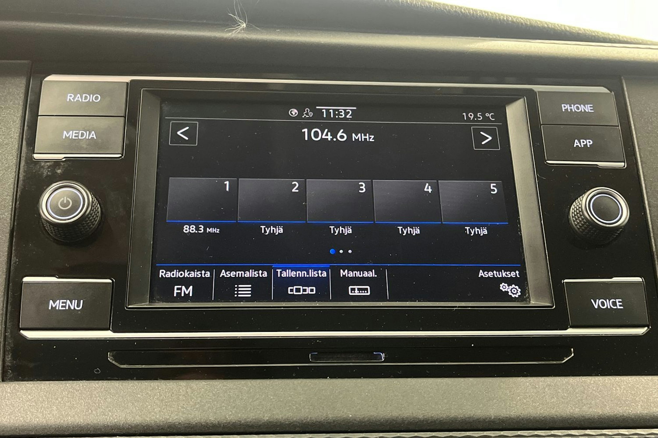musta Volkswagen Transporter 2020 kuva 26.
