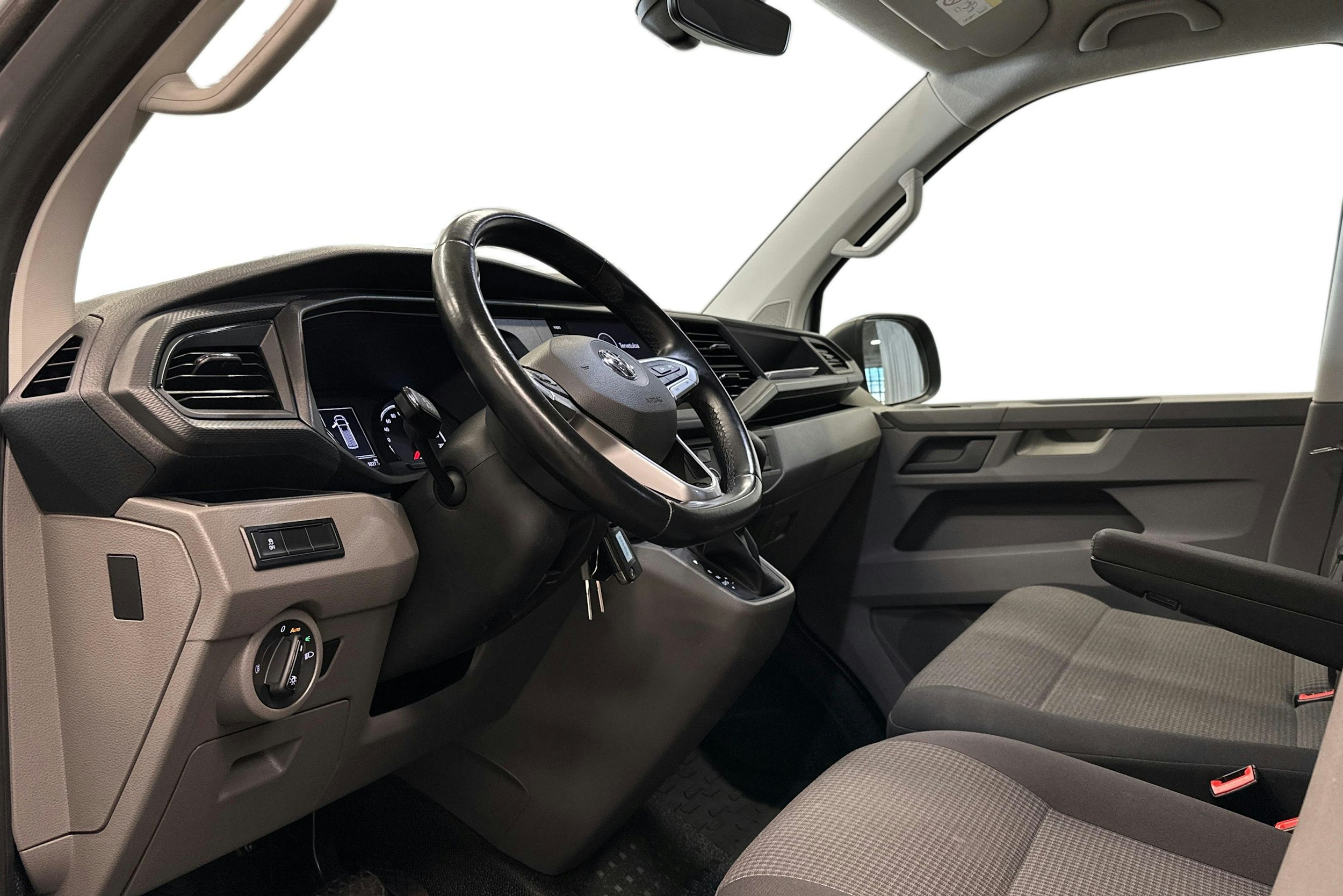 hopea Volkswagen Transporter 2020 kuva 6.