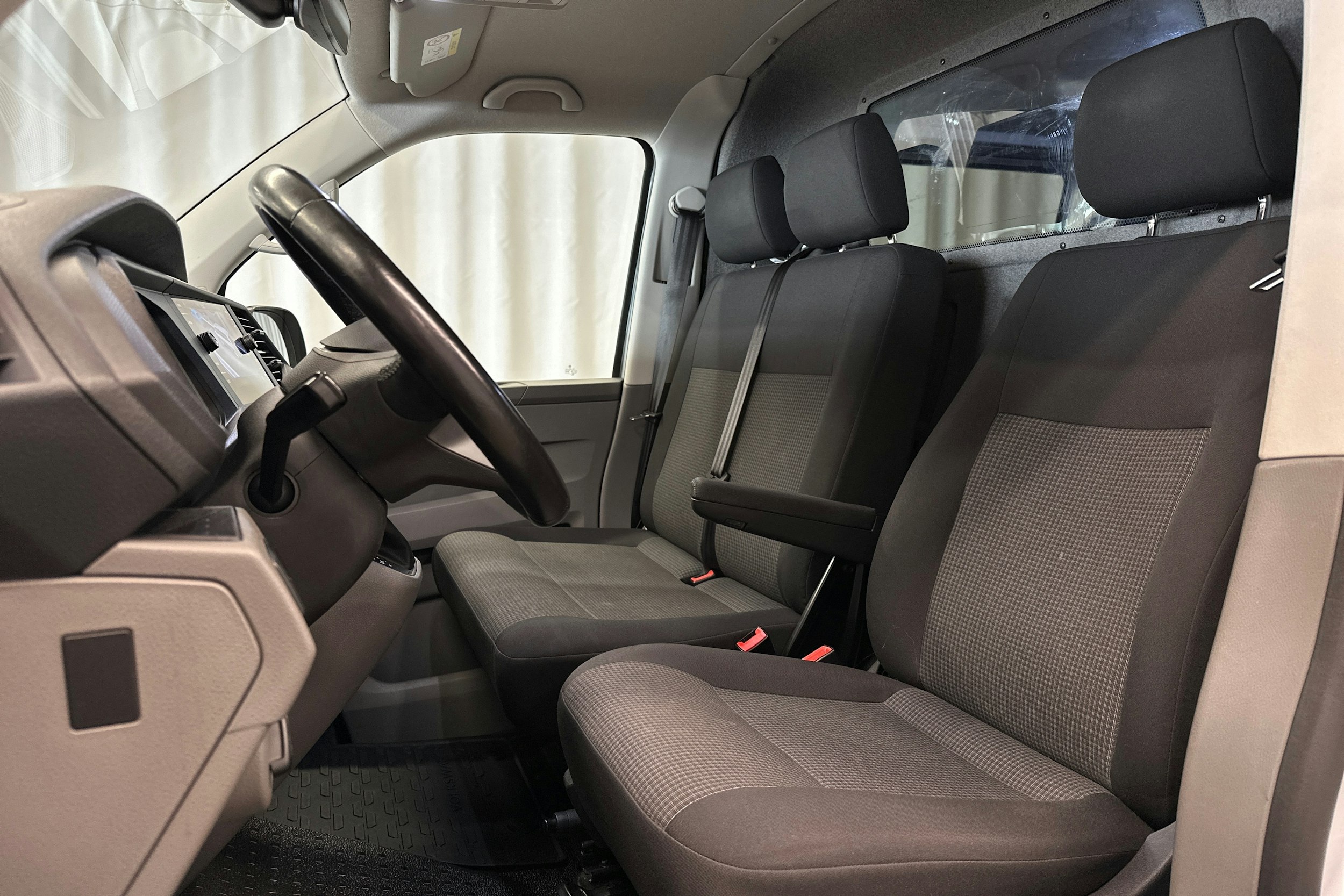 hopea Volkswagen Transporter 2020 kuva 18.