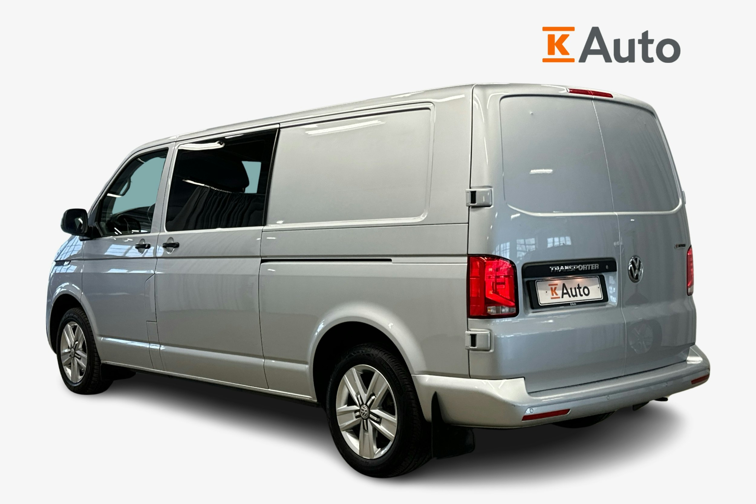 valkoinen Volkswagen Transporter 2020 kuva 2.