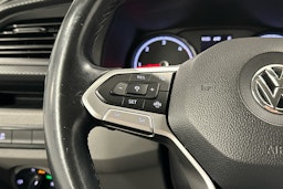 valkoinen Volkswagen Transporter 2020 kuva 7.