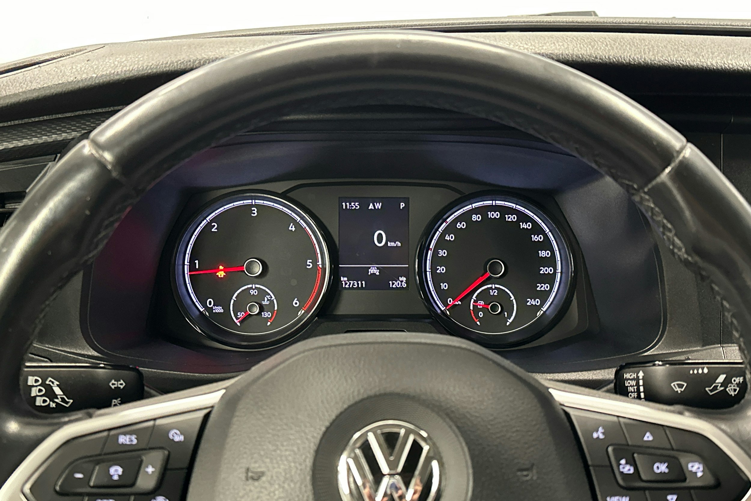 valkoinen Volkswagen Transporter 2020 kuva 10.
