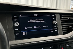 valkoinen Volkswagen Transporter 2020 kuva 13.