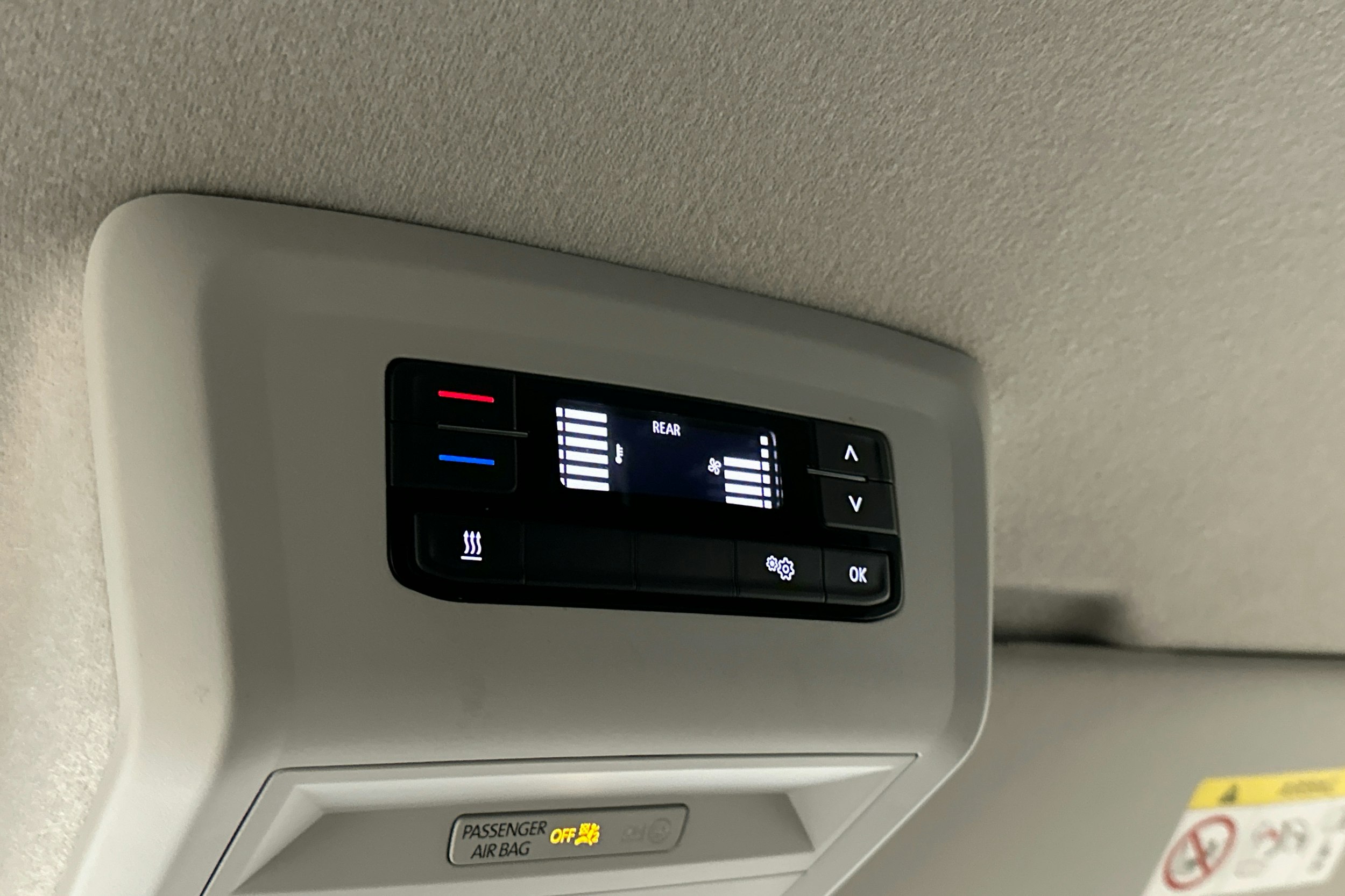 valkoinen Volkswagen Transporter 2020 kuva 16.