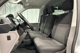 valkoinen Volkswagen Transporter 2020 kuva 17.