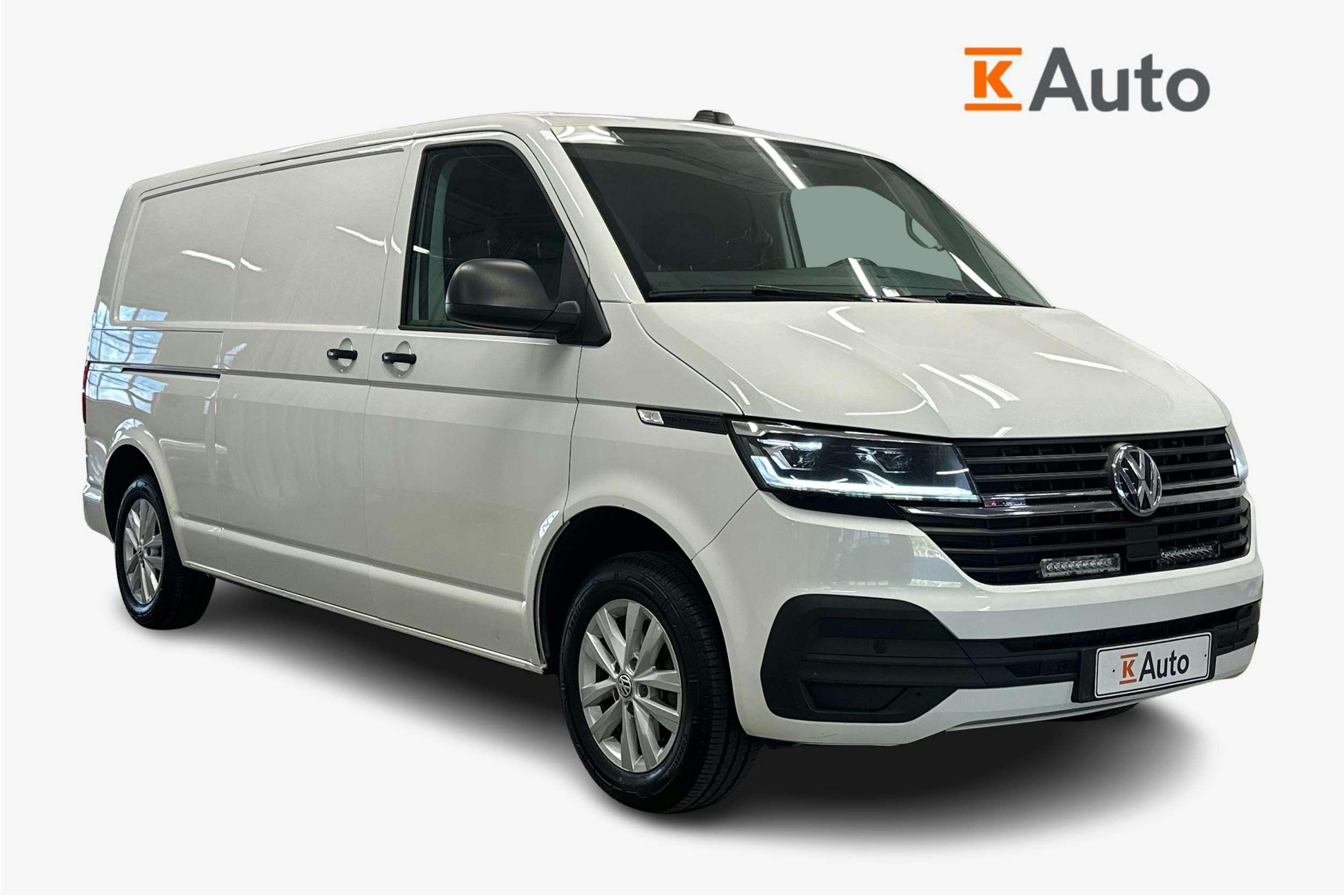 valkoinen Volkswagen Transporter 2020 kuva 1.