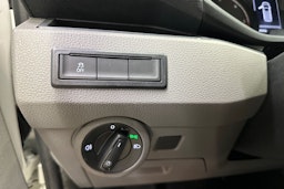 valkoinen Volkswagen Transporter 2020 kuva 13.