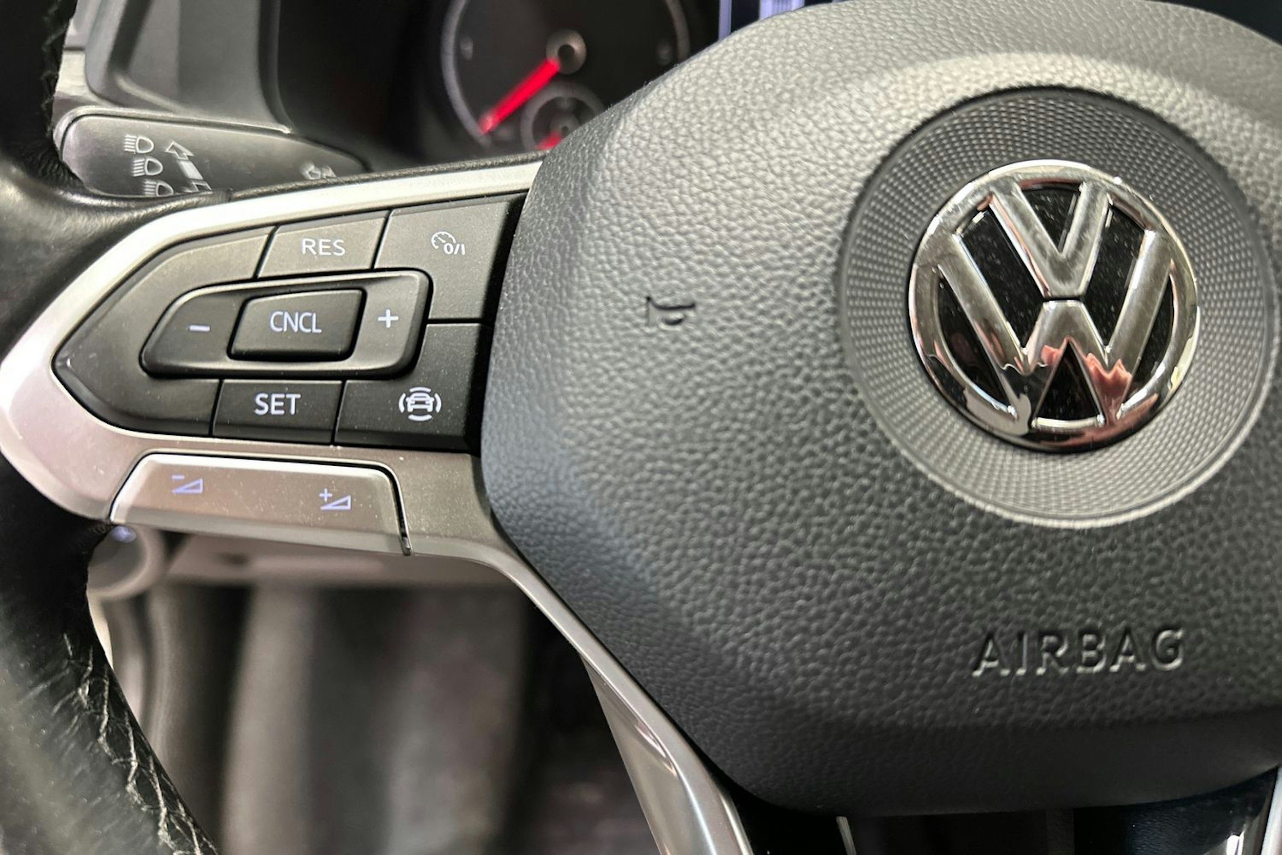 valkoinen Volkswagen Transporter 2020 kuva 14.
