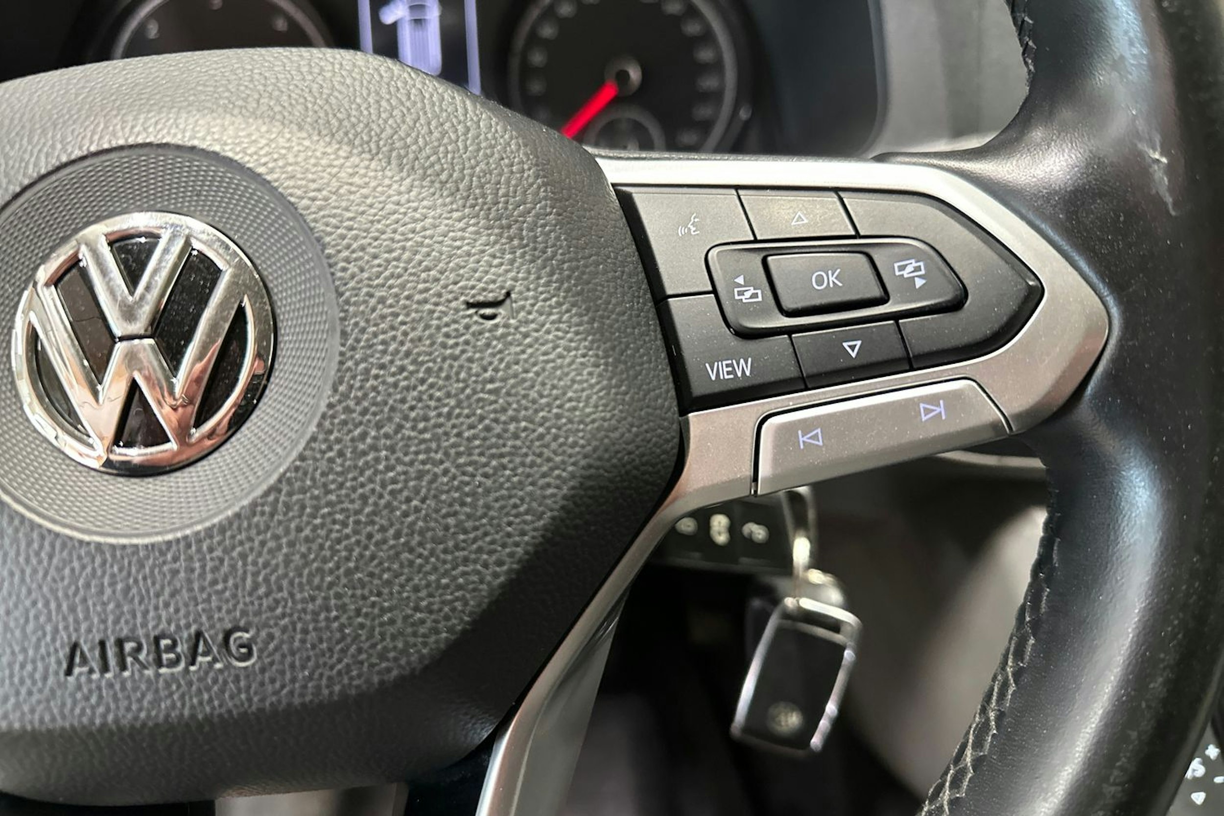 valkoinen Volkswagen Transporter 2020 kuva 15.