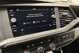 valkoinen Volkswagen Transporter 2020 kuva 17.