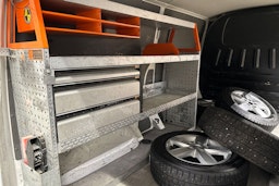 valkoinen Volkswagen Transporter 2020 kuva 25.