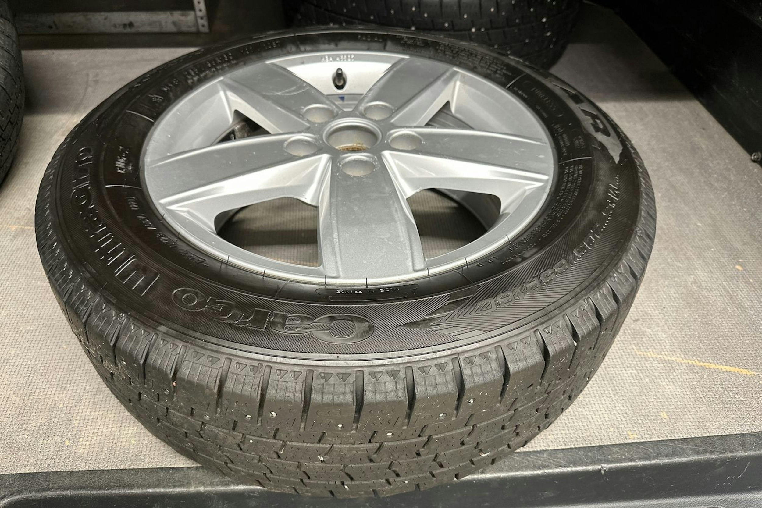 valkoinen Volkswagen Transporter 2020 kuva 29.