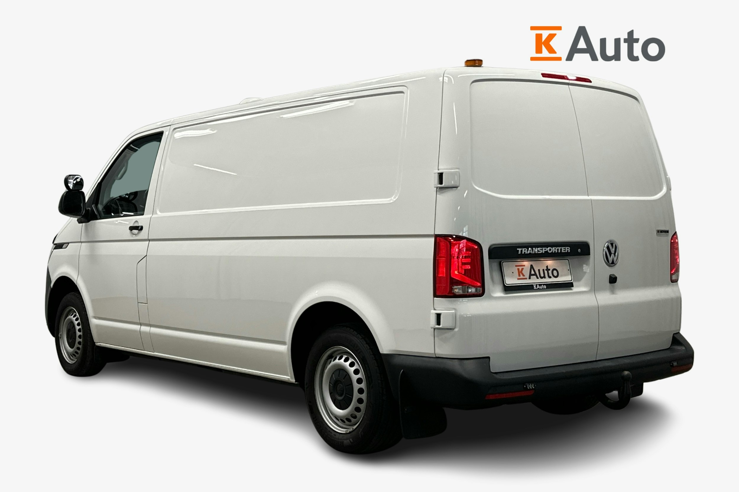 valkoinen Volkswagen Transporter 2020 kuva 2.