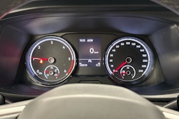 valkoinen Volkswagen Transporter 2020 kuva 15.