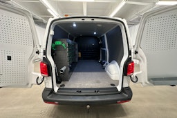 valkoinen Volkswagen Transporter 2020 kuva 23.
