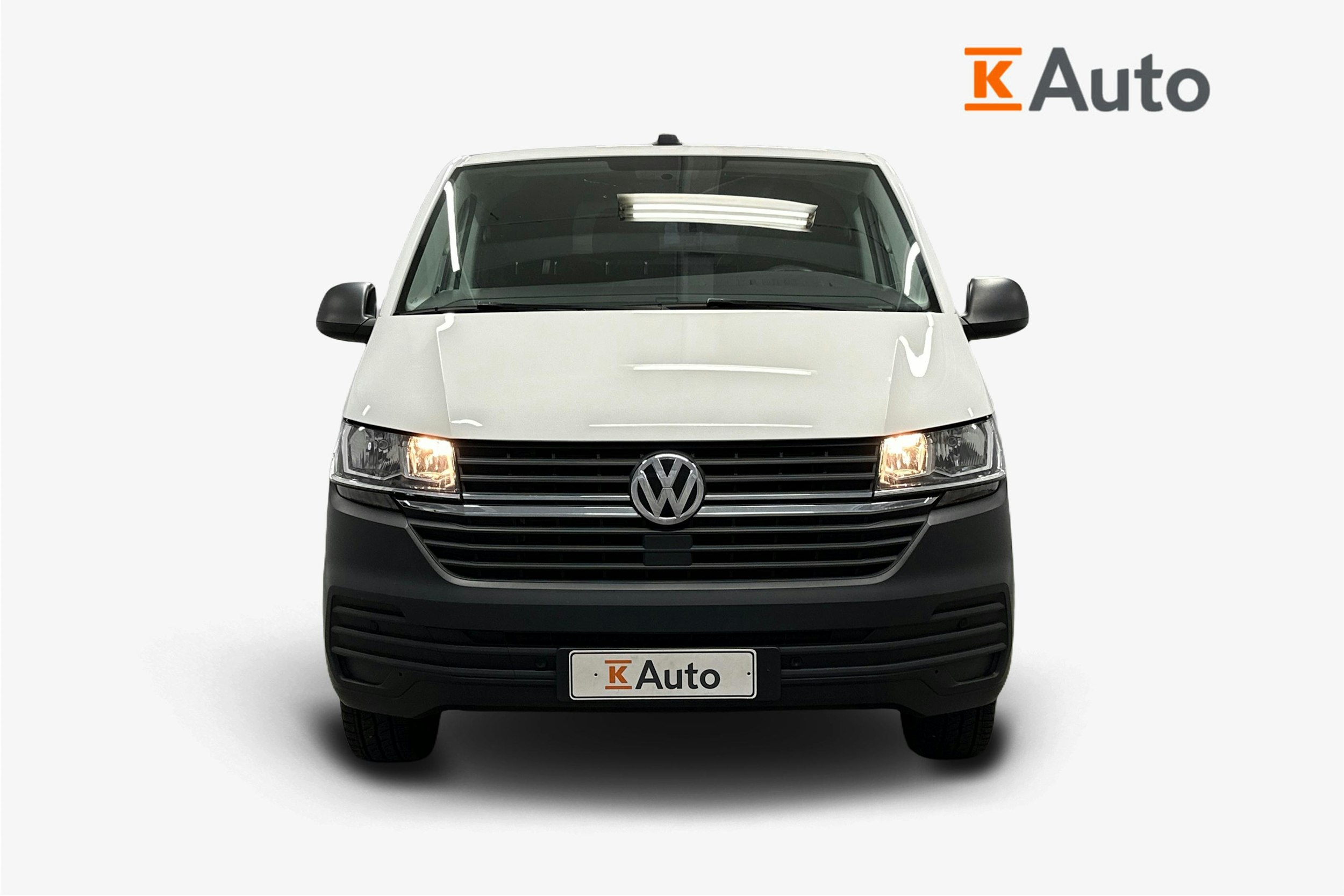 valkoinen Volkswagen Transporter 2020 kuva 4.