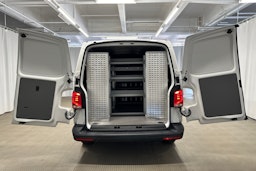 valkoinen Volkswagen Transporter 2020 kuva 9.