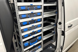 valkoinen Volkswagen Transporter 2020 kuva 14.