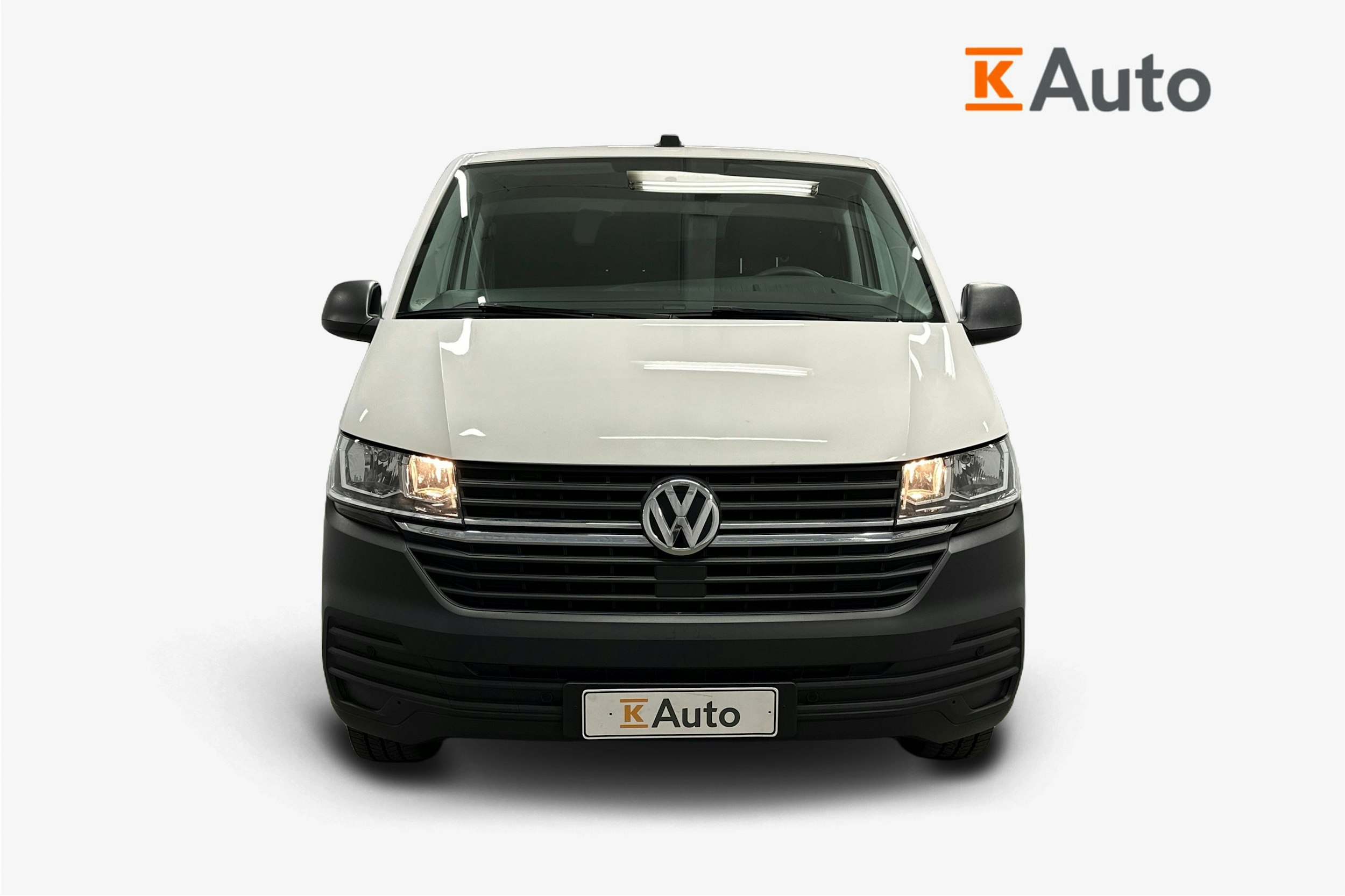 valkoinen Volkswagen Transporter 2020 kuva 4.