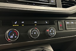 valkoinen Volkswagen Transporter 2020 kuva 14.