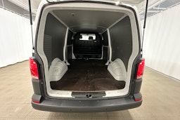 valkoinen Volkswagen Transporter 2020 kuva 18.