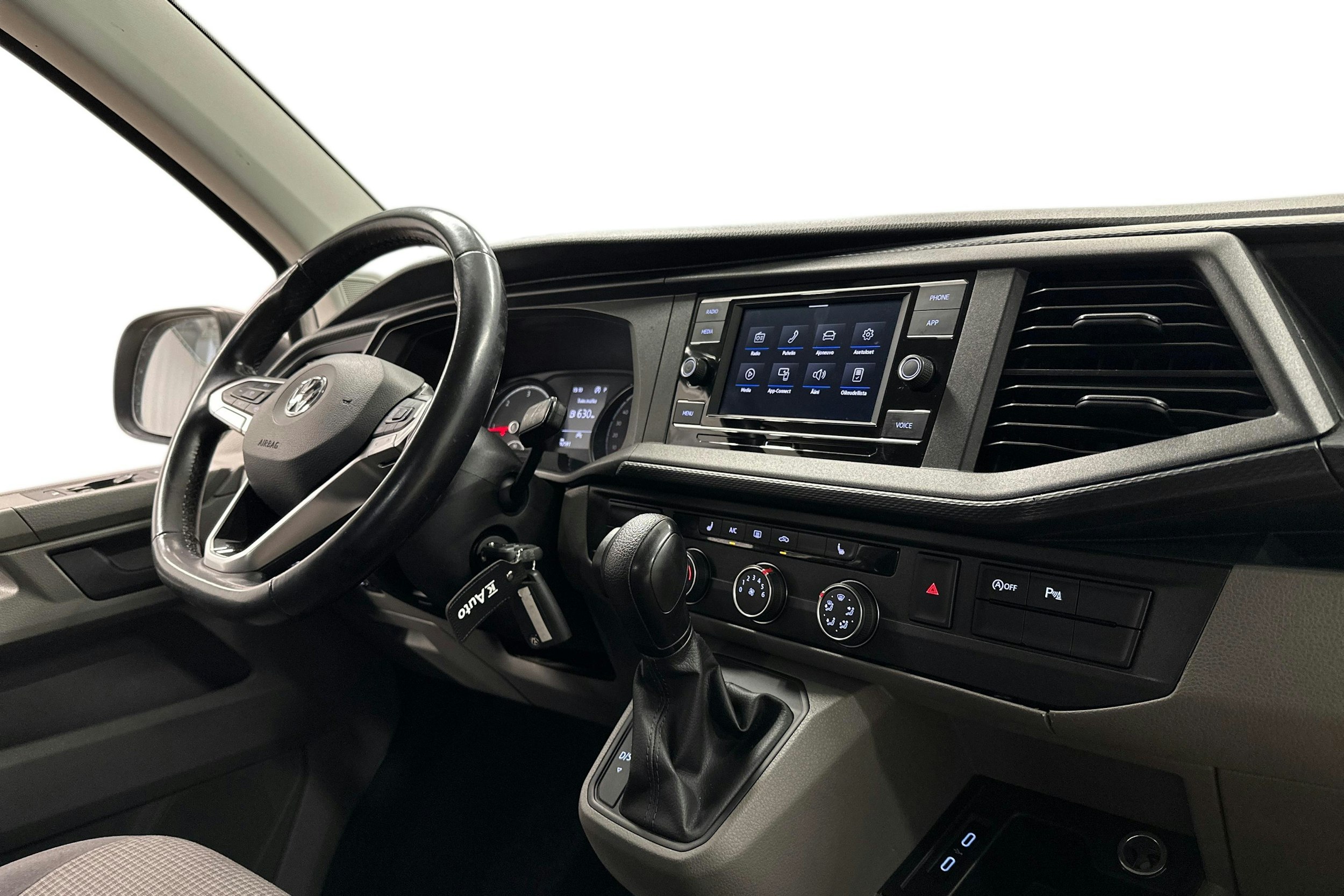 valkoinen Volkswagen Transporter 2020 kuva 7.