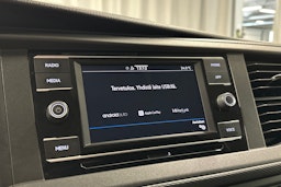 valkoinen Volkswagen Transporter 2020 kuva 17.
