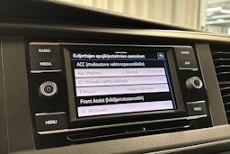 valkoinen Volkswagen Transporter 2020 kuva 18.