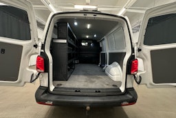 valkoinen Volkswagen Transporter 2020 kuva 21.