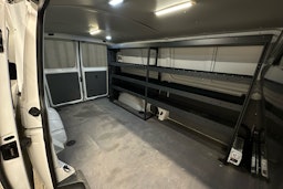 valkoinen Volkswagen Transporter 2020 kuva 22.