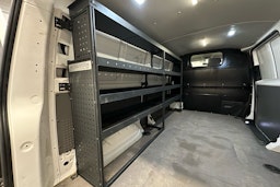 valkoinen Volkswagen Transporter 2020 kuva 23.