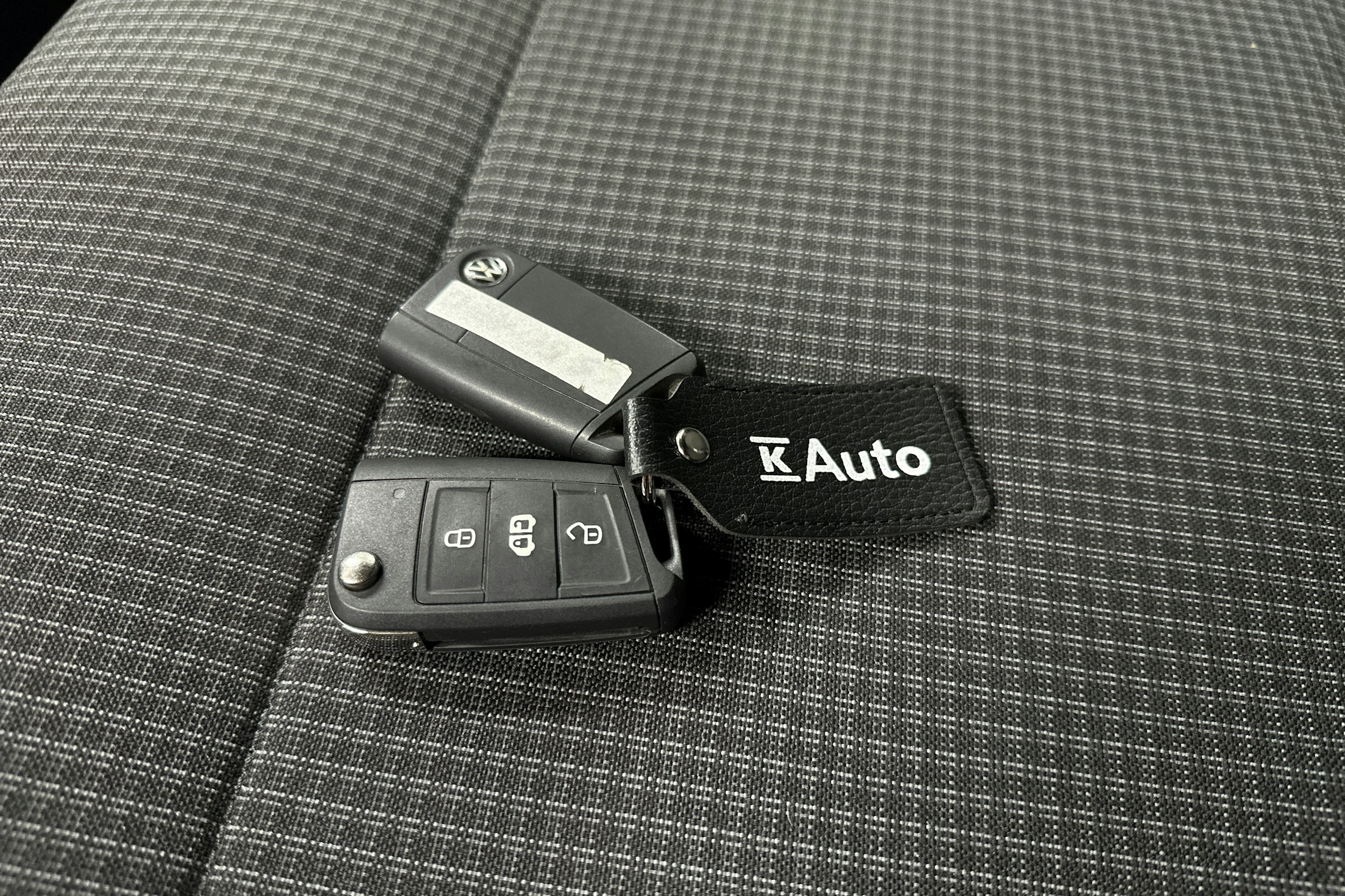 valkoinen Volkswagen Transporter 2020 kuva 24.