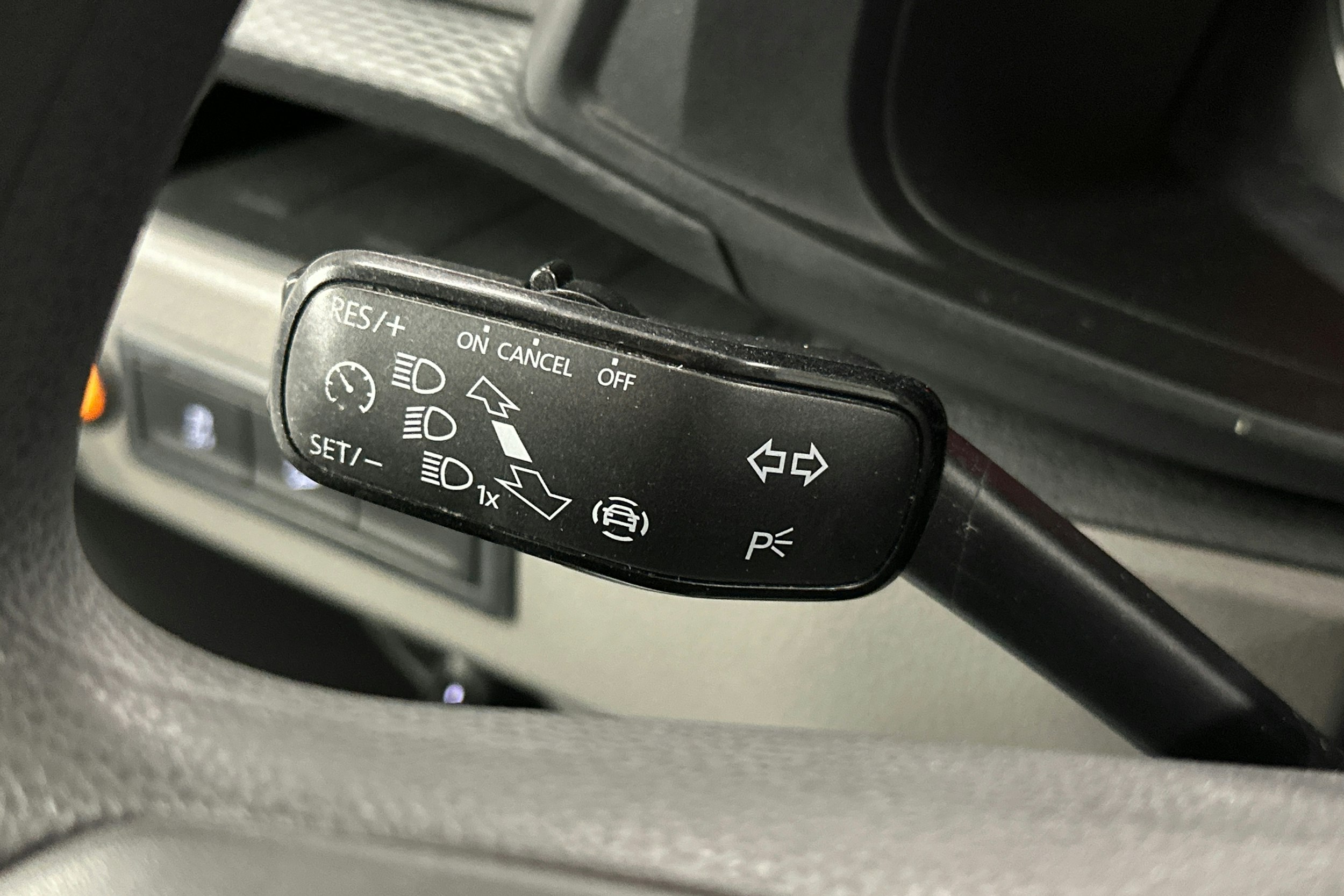 valkoinen Volkswagen Transporter 2020 kuva 15.