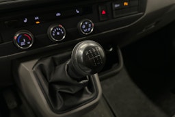 valkoinen Volkswagen Transporter 2020 kuva 21.