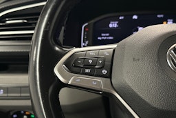 ruskea Volkswagen Transporter 2020 kuva 10.