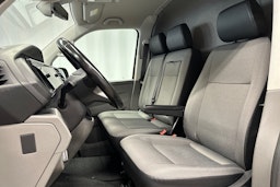 ruskea Volkswagen Transporter 2020 kuva 19.