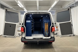 valkoinen Volkswagen Transporter 2020 kuva 9.