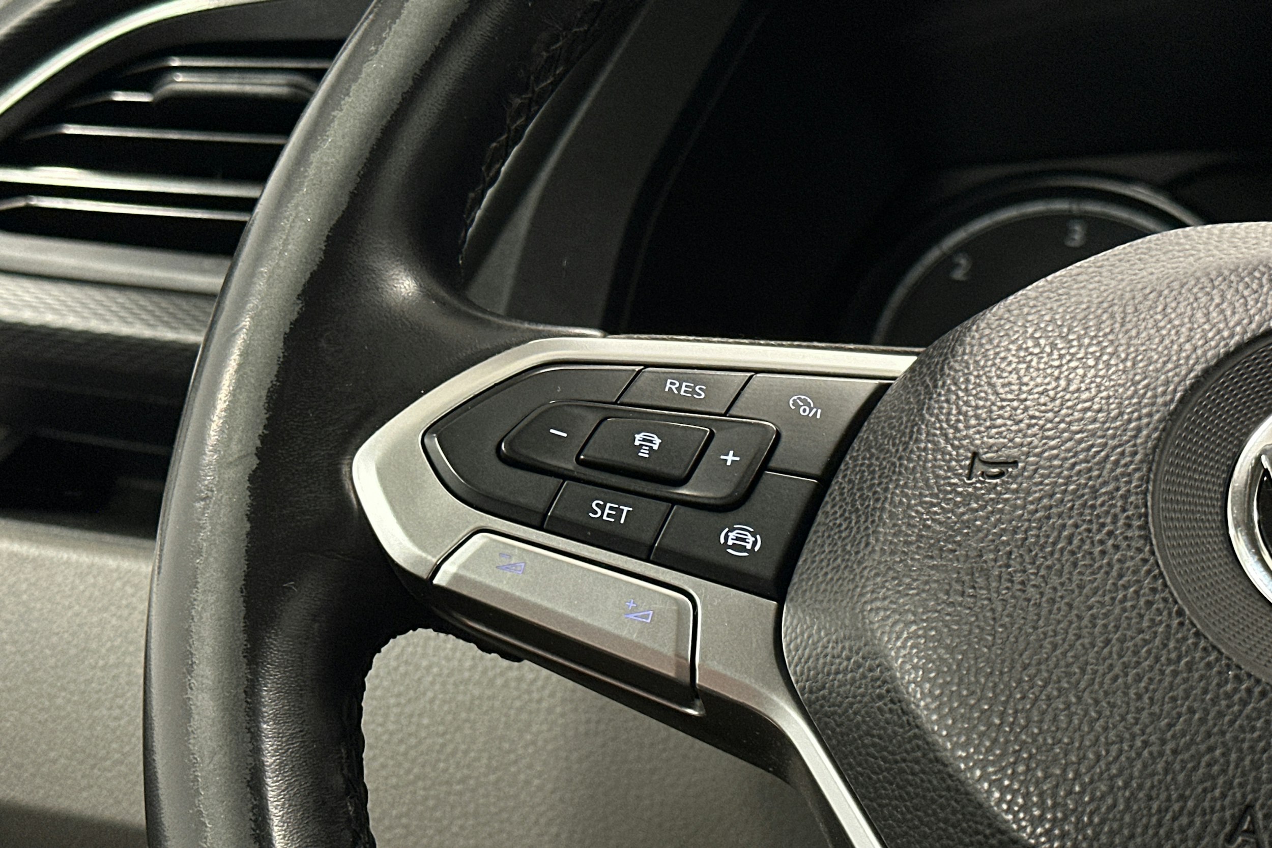 valkoinen Volkswagen Transporter 2020 kuva 16.
