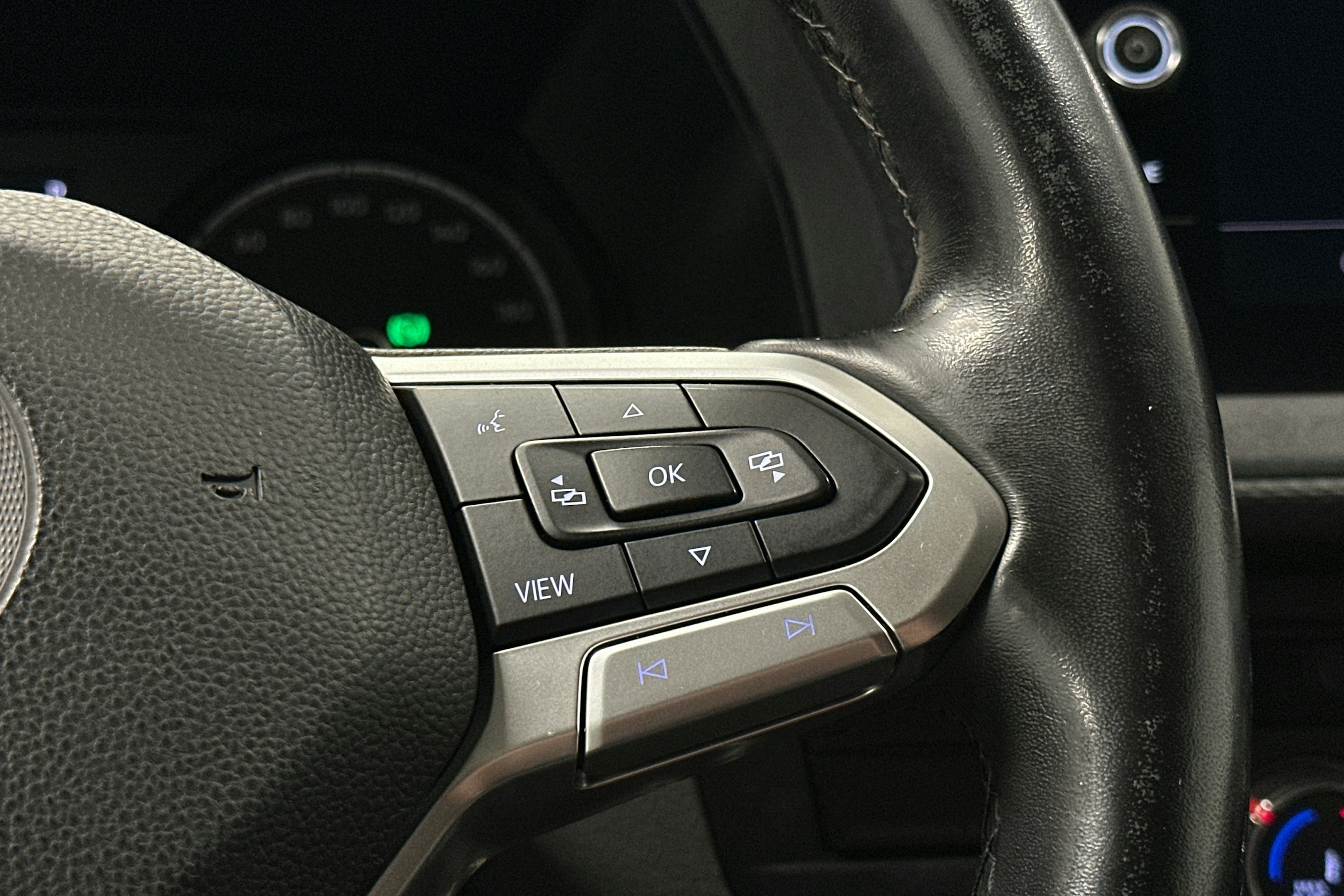 valkoinen Volkswagen Transporter 2020 kuva 17.