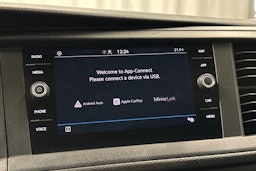 valkoinen Volkswagen Transporter 2020 kuva 22.