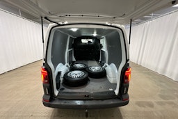 valkoinen Volkswagen Transporter 2020 kuva 22.
