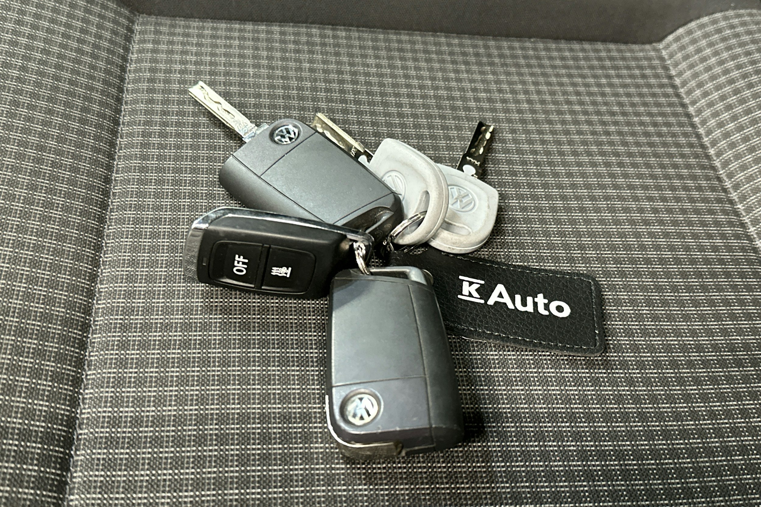 valkoinen Volkswagen Transporter 2020 kuva 25.