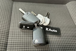 valkoinen Volkswagen Transporter 2020 kuva 25.
