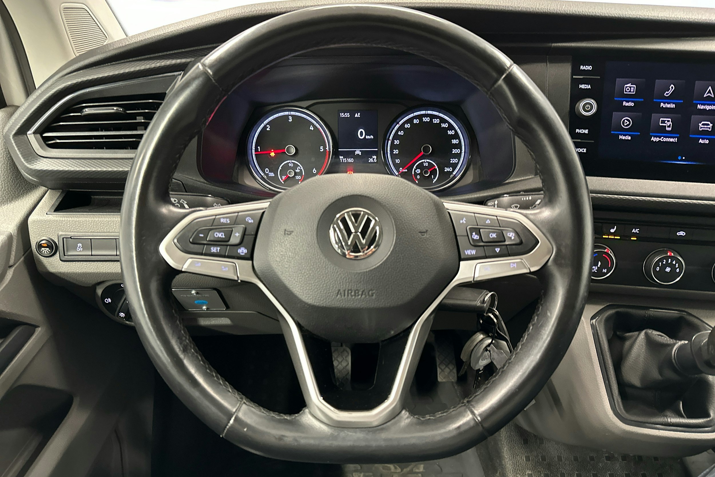 valkoinen Volkswagen Transporter 2020 kuva 12.